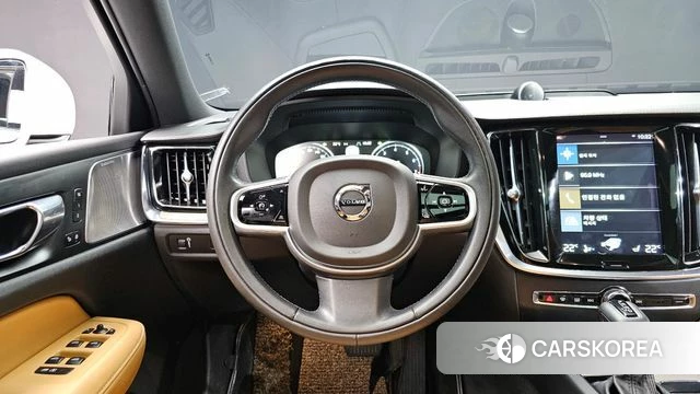 Volvo V60 Cross-Country 2nd Generation 2020 Белый из Кореи, фото 3