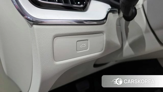 Volvo XC60 second Generation 2025 Белый из Кореи, фото 3