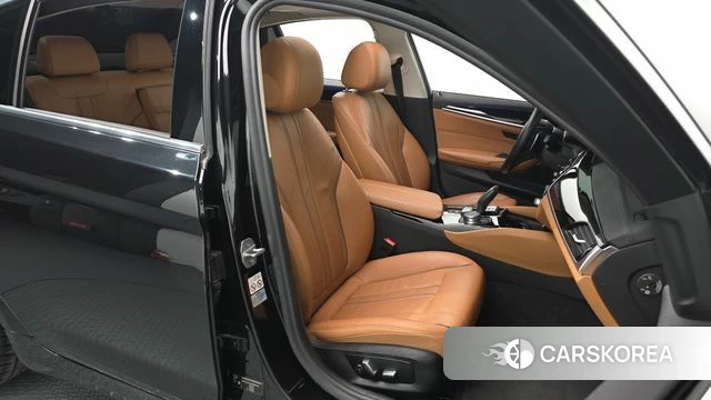 BMW 5 Series (G30) 2018 Черный из Кореи, фото 3