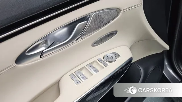 Genesis GV70 2021 Черный из Кореи, фото 3