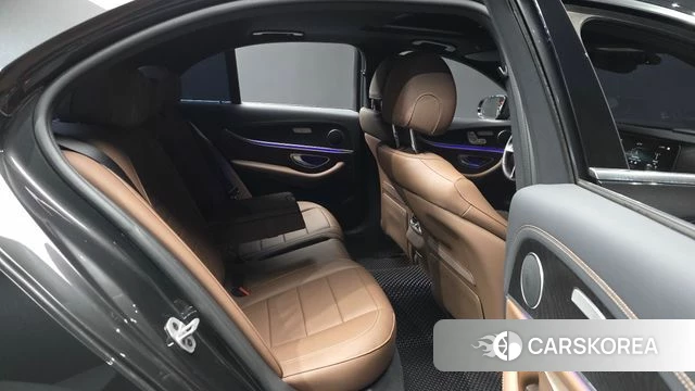 Mercedes-Benz E-Class W213 2023 Серый из Кореи, фото 3