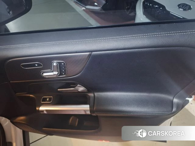 Mercedes-Benz GLB-Class X247 2021 Белый из Кореи, фото 3