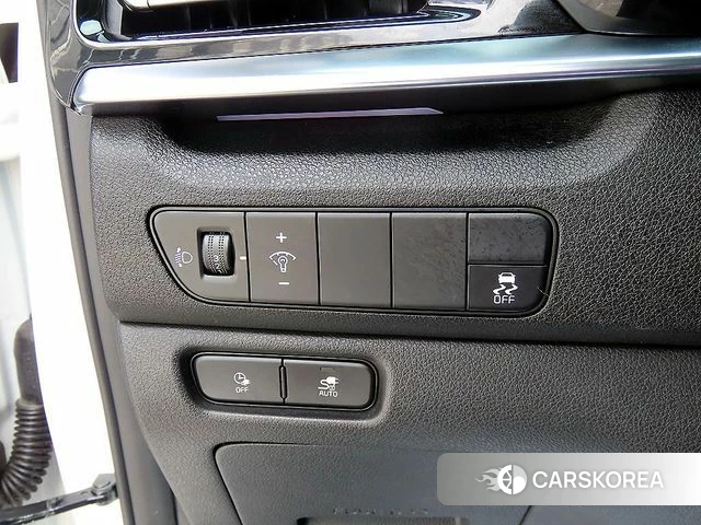 Kia Niro Plus 2023 Белый из Кореи, фото 3