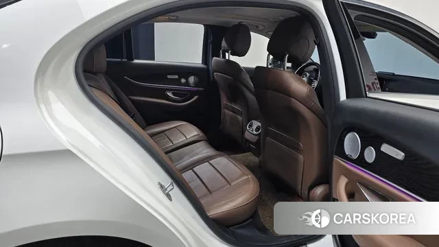 Mercedes-Benz E-Class W213 2018 Белый из Кореи, фото 3