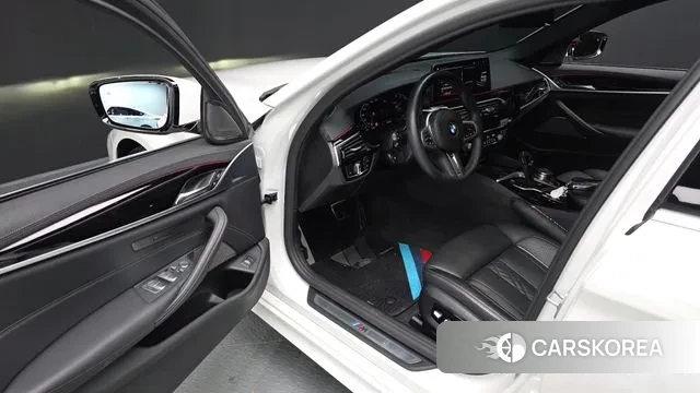 BMW 5 Series (G30) 2020 Белый из Кореи, фото 3