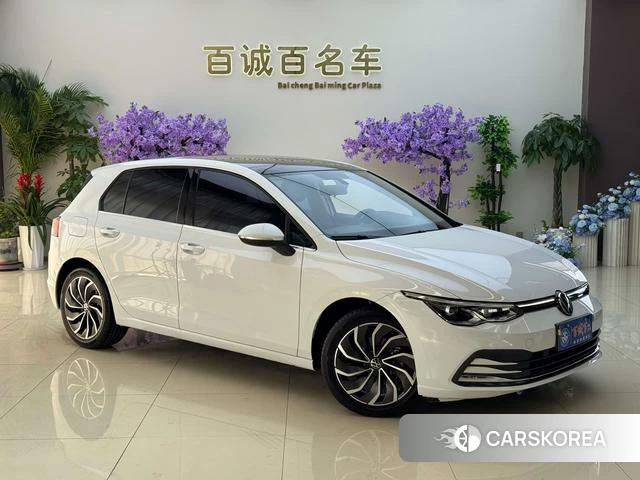 Volkswagen Golf 2023 Белый из Китая, фото 3