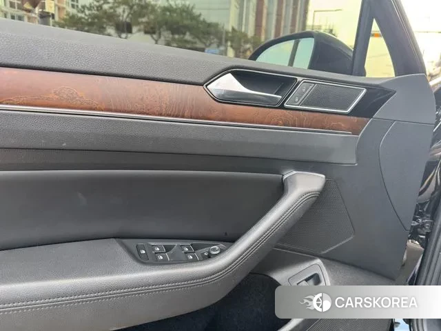 Volkswagen Passat GT (B8) 2018 Черный из Кореи, фото 3