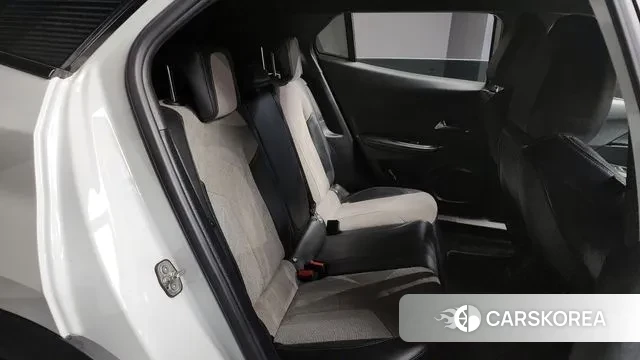 Peugeot e-2008 second generation 2021 Белый из Кореи, фото 3