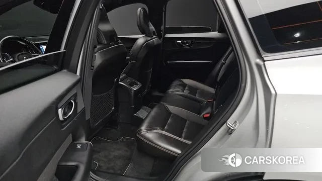 Volvo XC60 second Generation 2020 Серебряный из Кореи, фото 3