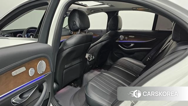 Mercedes-Benz E-Class W213 2018 Белый из Кореи, фото 3