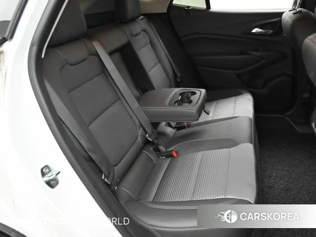 Chevrolet (GM Daewoo) Trax Crossover 2023 Белый из Кореи, фото 3