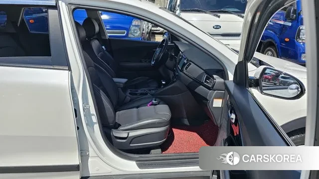 Kia Niro 2018 Белый из Кореи, фото 3