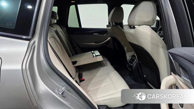 BMW iX3 2024 Песочный из Кореи, фото 3