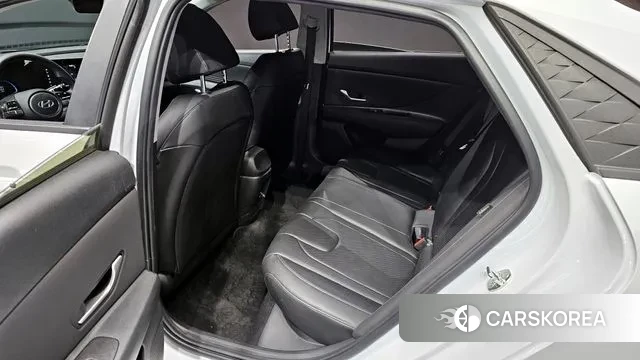 Hyundai The New Avante (CN7) 2023 Белый из Кореи, фото 3