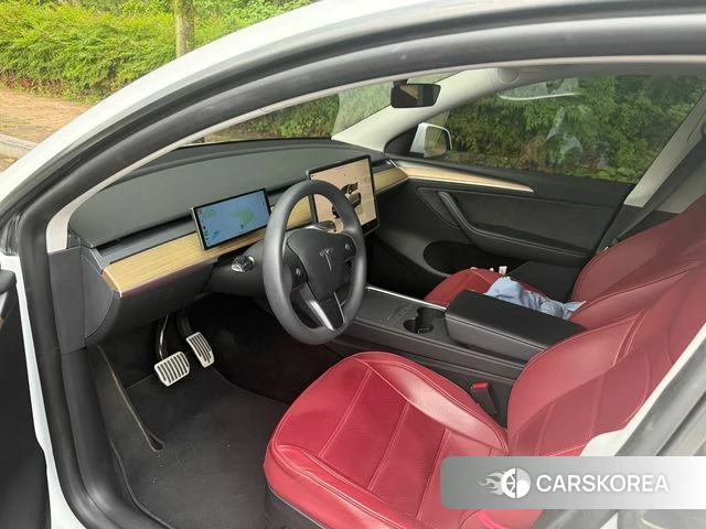 Tesla Model Y 2023 Белый из Кореи, фото 3
