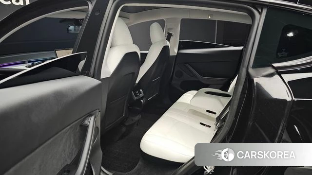 Tesla Model Y 2023 Черный из Кореи, фото 3