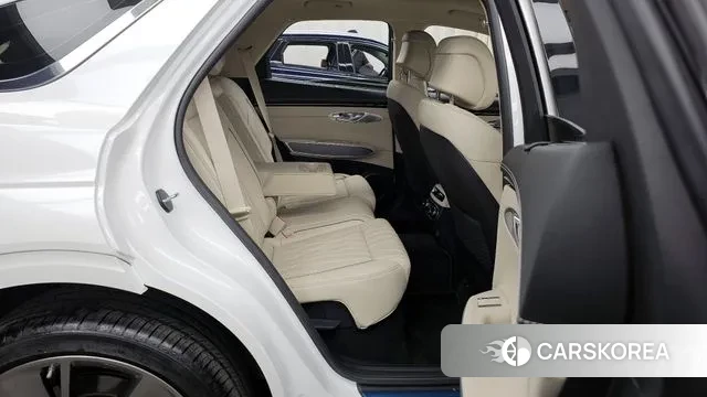 Genesis GV70 2023 Белый из Кореи, фото 3