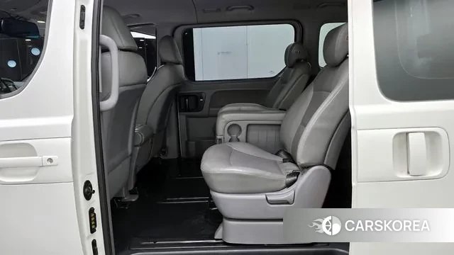 Hyundai The New Grand Starex 2018 Белый из Кореи, фото 3