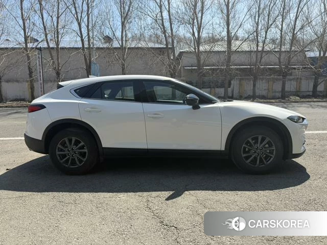 Mazda CX-4 2021 Белый из Китая, фото 3