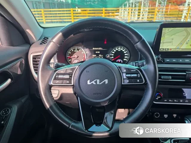 Kia Seltos 2022 Белый из Кореи, фото 3