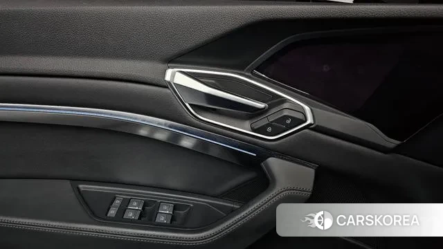 Audi e-Tron 2022 Синий из Кореи, фото 3