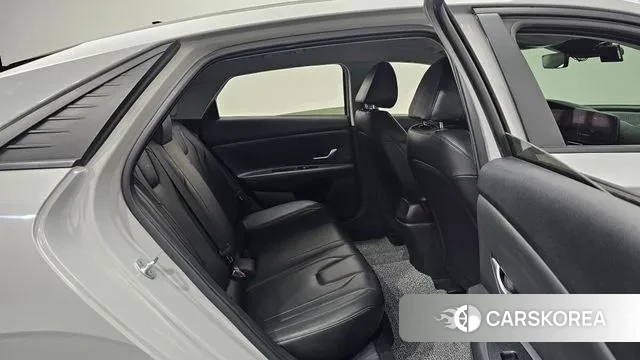 Hyundai Avante (CN7) 2020 Серебристо-серый из Кореи, фото 3