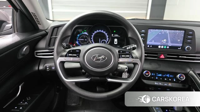 Hyundai Avante Hybrid (CN7) 2021 Серебристо-серый из Кореи, фото 3