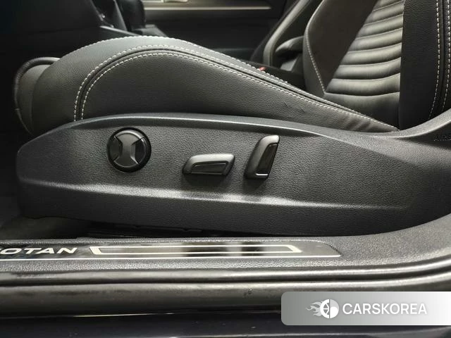 Volkswagen Magotan 2021 Черный из Китая, фото 3