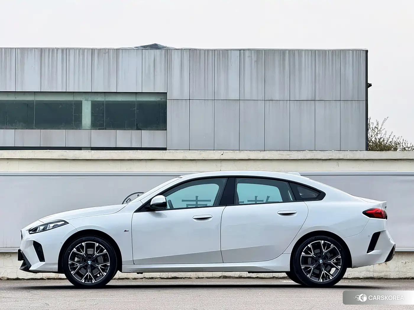 BMW 2 series 2025 Белый из Китая, фото 3
