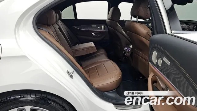 Mercedes-Benz E-Class W213 2022 Белый из Кореи, фото 3