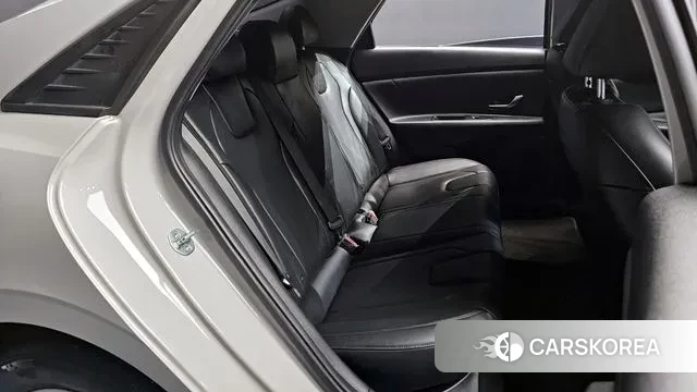 Hyundai Avante (CN7) 2022 Серебристо-серый из Кореи, фото 3