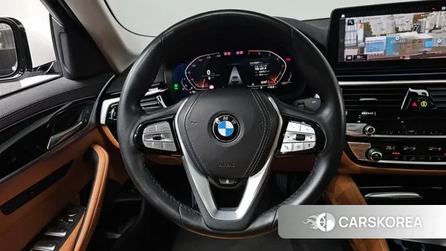 BMW 5 Series (G30) 2021 Белый из Кореи, фото 3