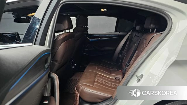 BMW 5 Series (G30) 2021 Белый из Кореи, фото 3