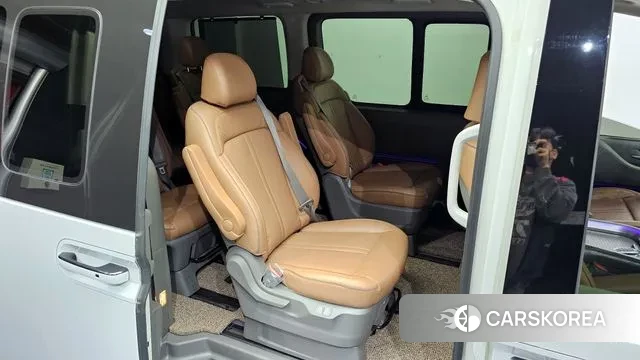 Hyundai Staria 2021 Белый из Кореи, фото 3