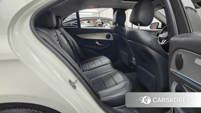 Mercedes-Benz E-Class W213 2018 Белый из Кореи, фото 3