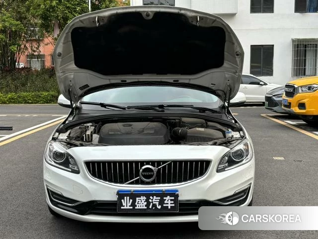 Volvo S60 2018 Белый из Китая, фото 3