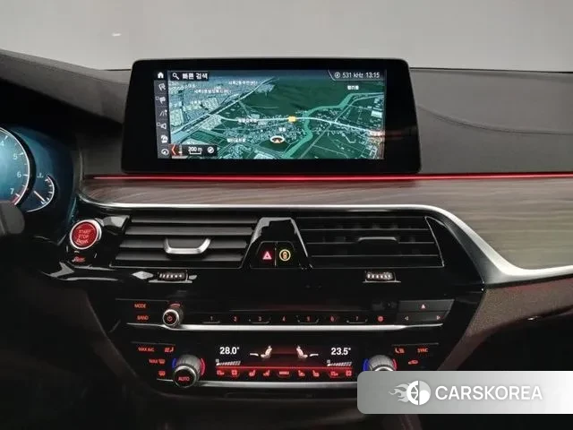 BMW 5 Series (G30) 2018 Белый из Кореи, фото 3