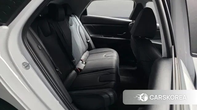 Hyundai The New Avante Hybrid (CN7) 2024 Белый из Кореи, фото 3