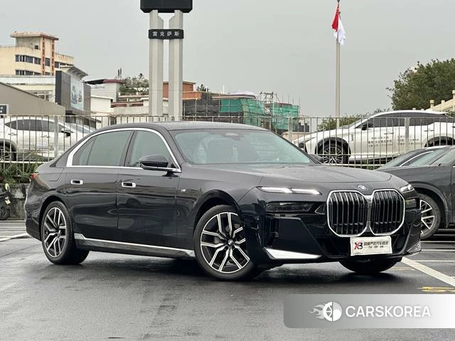 BMW 7 series 2023 Черный из Китая, фото 3
