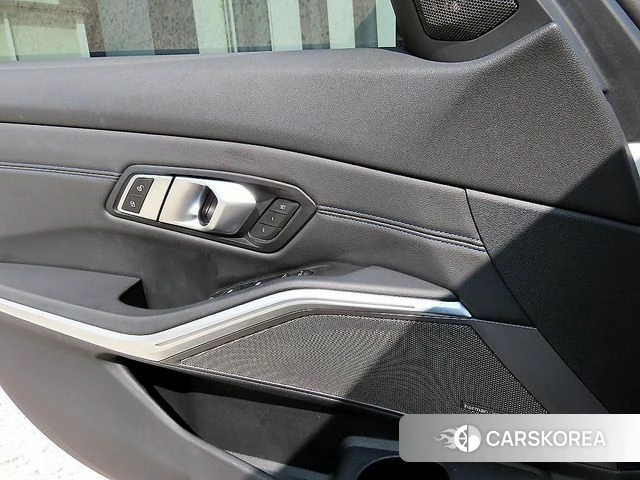 BMW 3 Series (G20) 2019 Белый из Кореи, фото 3