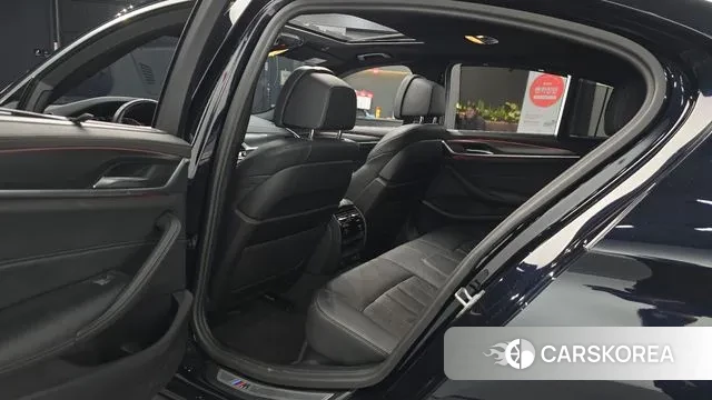 BMW 5 Series (G30) 2023 Черный из Кореи, фото 3