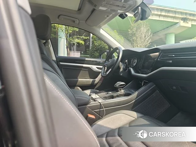 Volkswagen Touareg 2021 Черный из Китая, фото 3