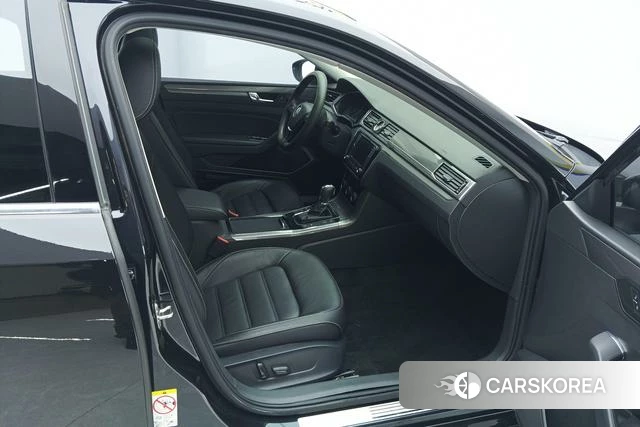 Volkswagen Passat 2018 Черный из Китая, фото 3