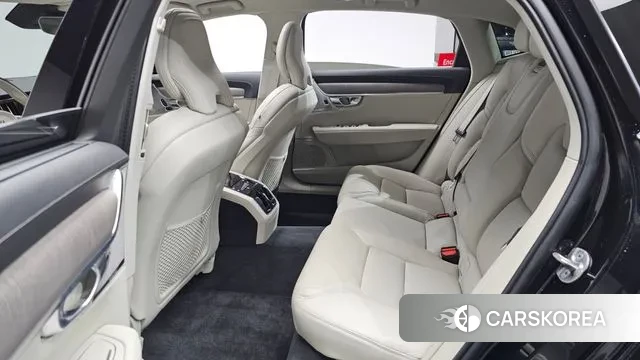 Volvo S90 2023 Черный из Кореи, фото 3