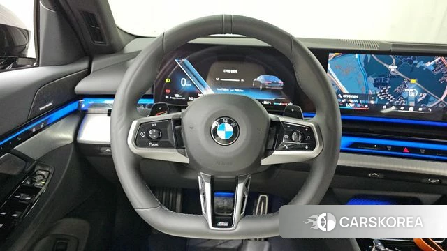 BMW 5 Series (G60) 2025 Серый из Кореи, фото 3