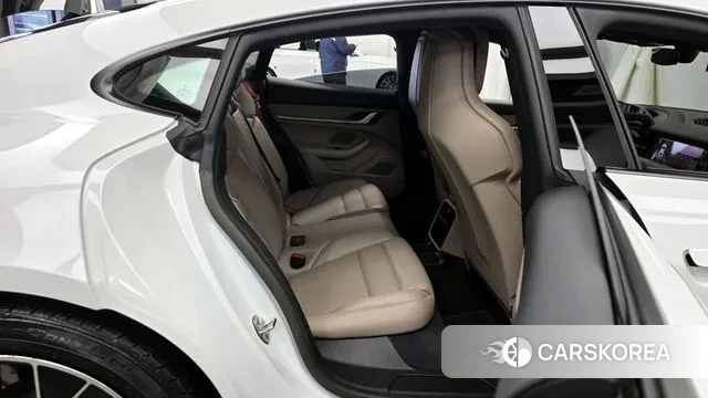 Porsche Taycan 2022 Белый из Кореи, фото 3