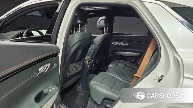 Genesis GV70 2023 Белый из Кореи, фото 3