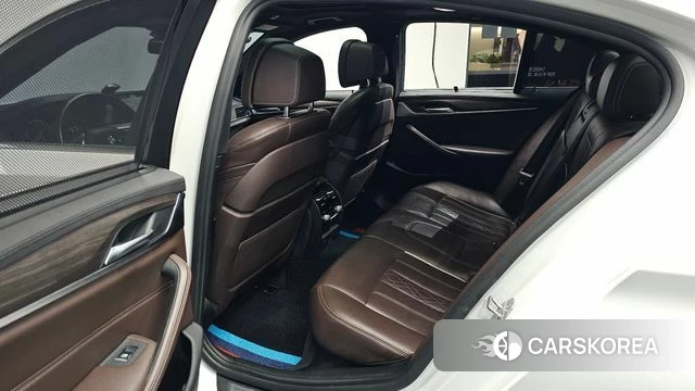 BMW 5 Series (G30) 2018 Белый из Кореи, фото 3