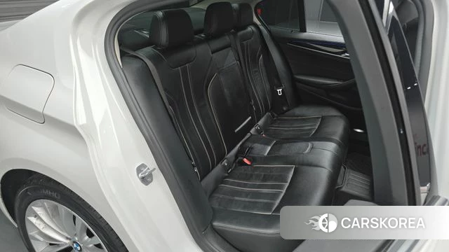 BMW 5 Series (G30) 2018 Белый из Кореи, фото 3