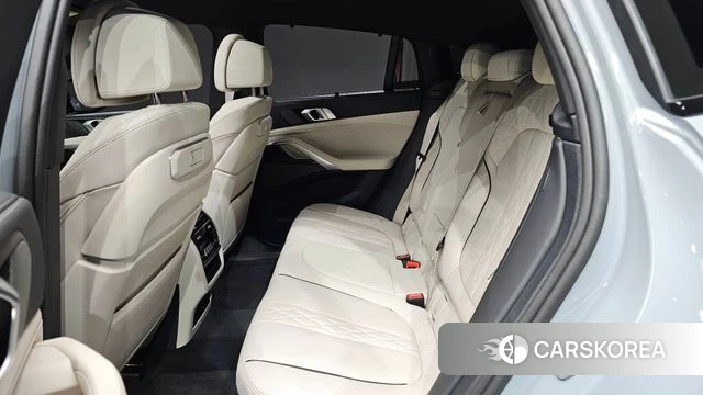 BMW X6 (G06) 2025 Серебристо-серый из Кореи, фото 3